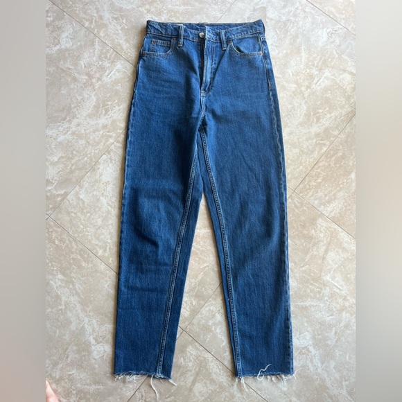 GAP Denim | Dark Wash High Rise Mom Jean Tall - Picture 4 of 5